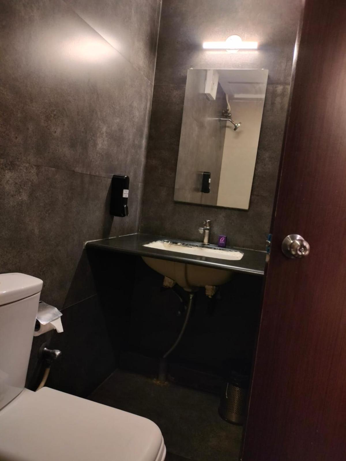 Astra Hotels & Suites - Hsr Layout Sector 1, Near Ecospace Bellandur Bangalore Extérieur photo