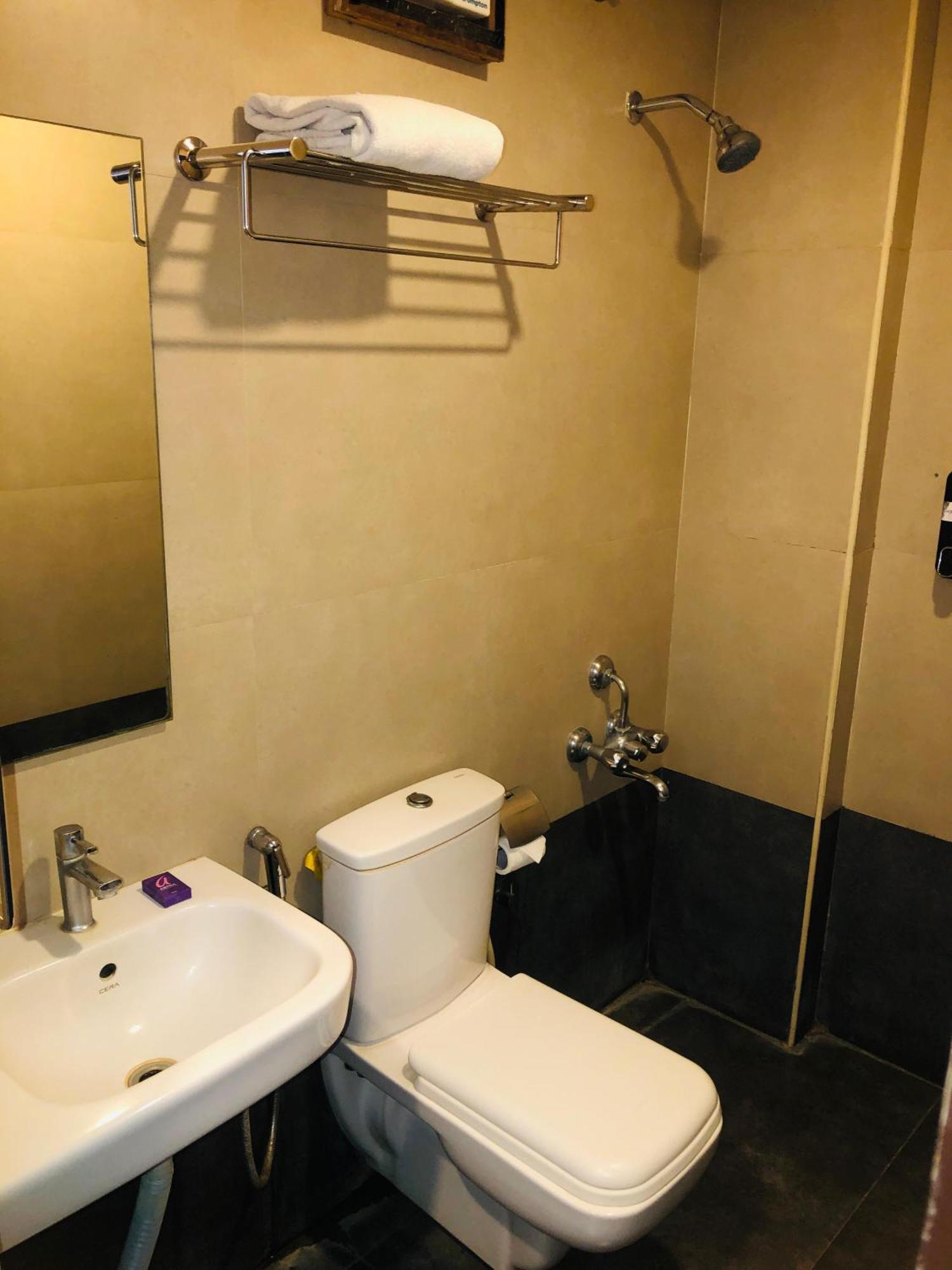 Astra Hotels & Suites - Hsr Layout Sector 1, Near Ecospace Bellandur Bangalore Extérieur photo